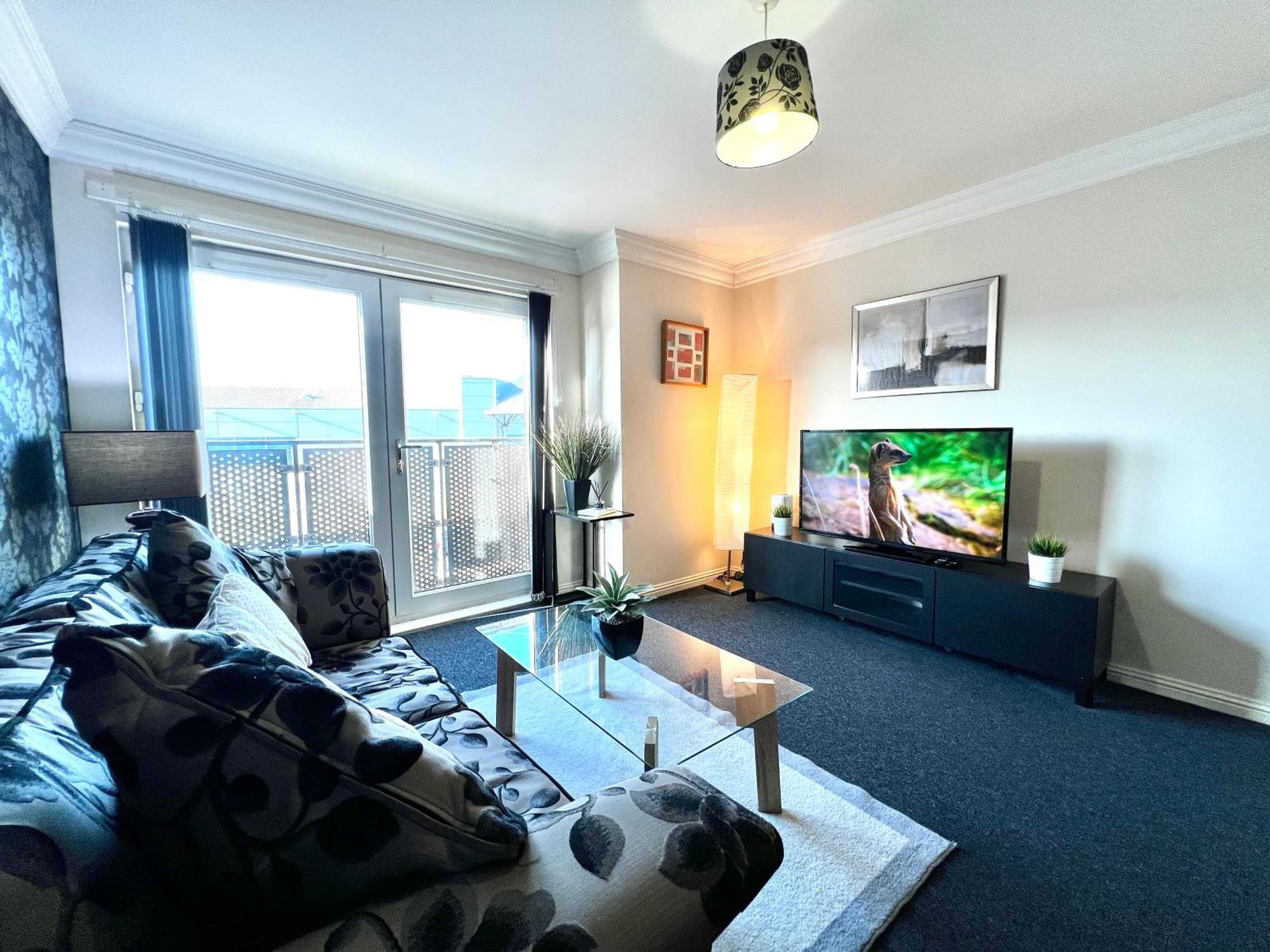 Stylish Modern Flat With Juliet Balcony & Parking Apartment กลาสโกว์ ภายนอก รูปภาพ