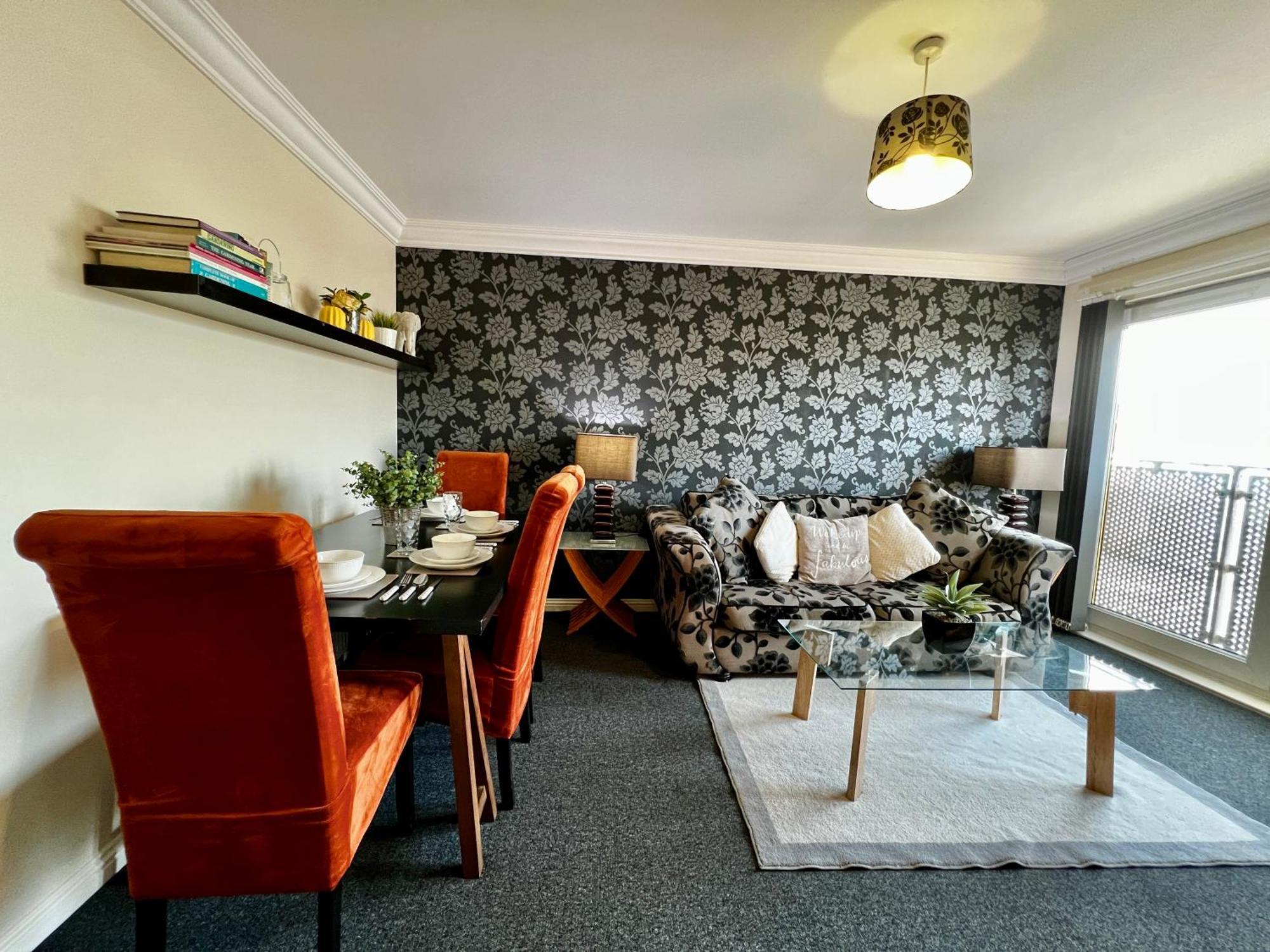 Stylish Modern Flat With Juliet Balcony & Parking Apartment กลาสโกว์ ภายนอก รูปภาพ