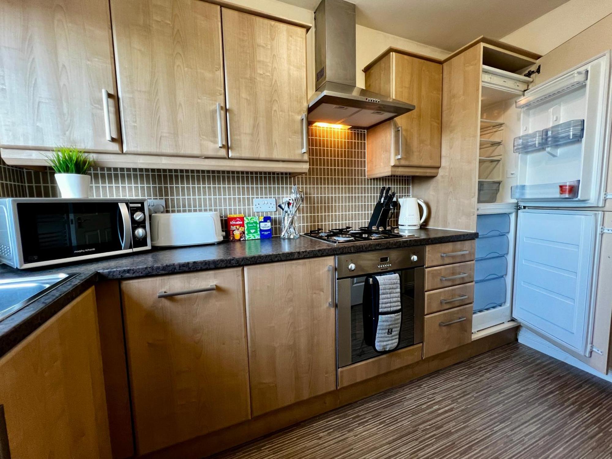 Stylish Modern Flat With Juliet Balcony & Parking Apartment กลาสโกว์ ภายนอก รูปภาพ