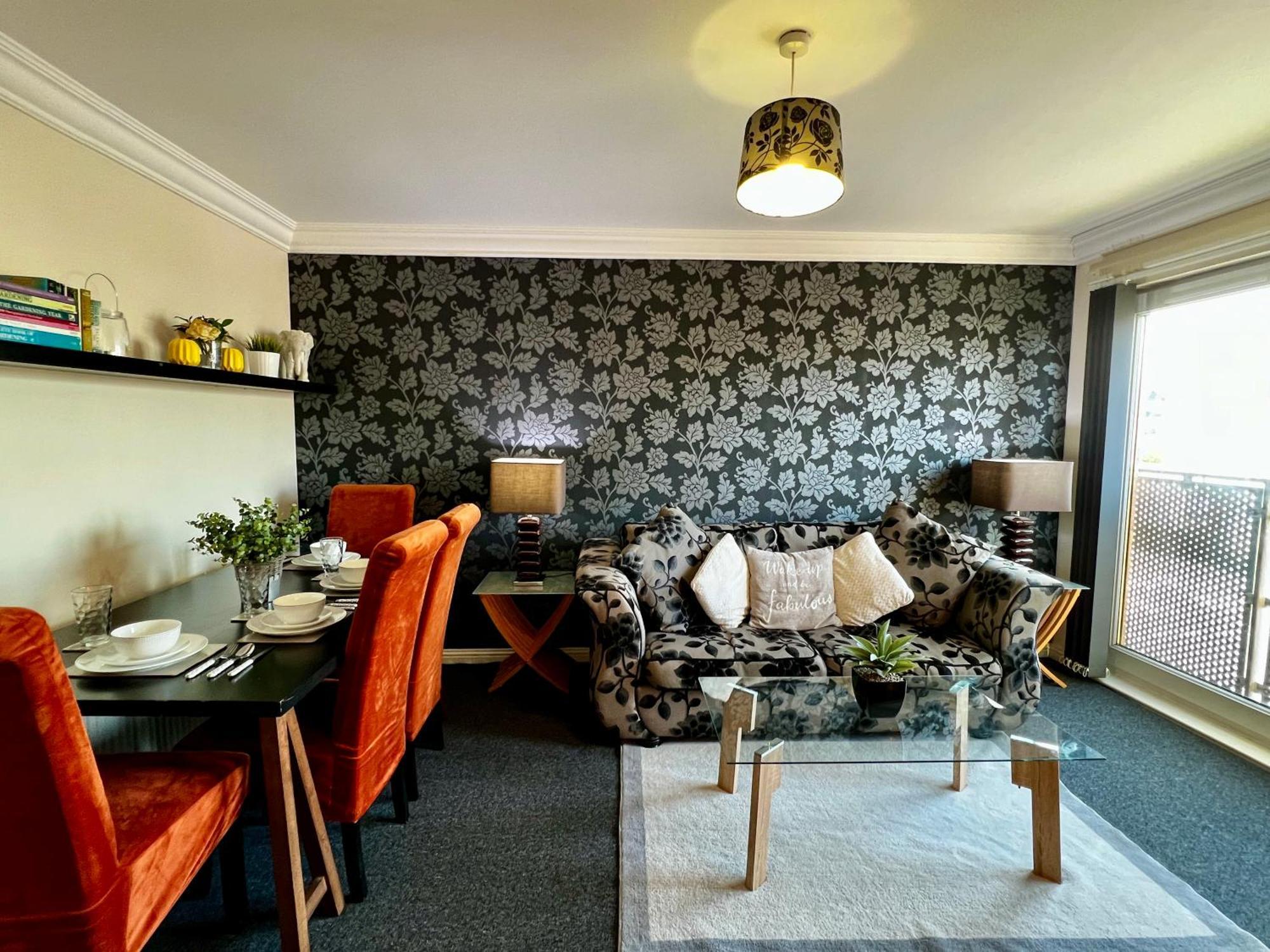 Stylish Modern Flat With Juliet Balcony & Parking Apartment กลาสโกว์ ภายนอก รูปภาพ