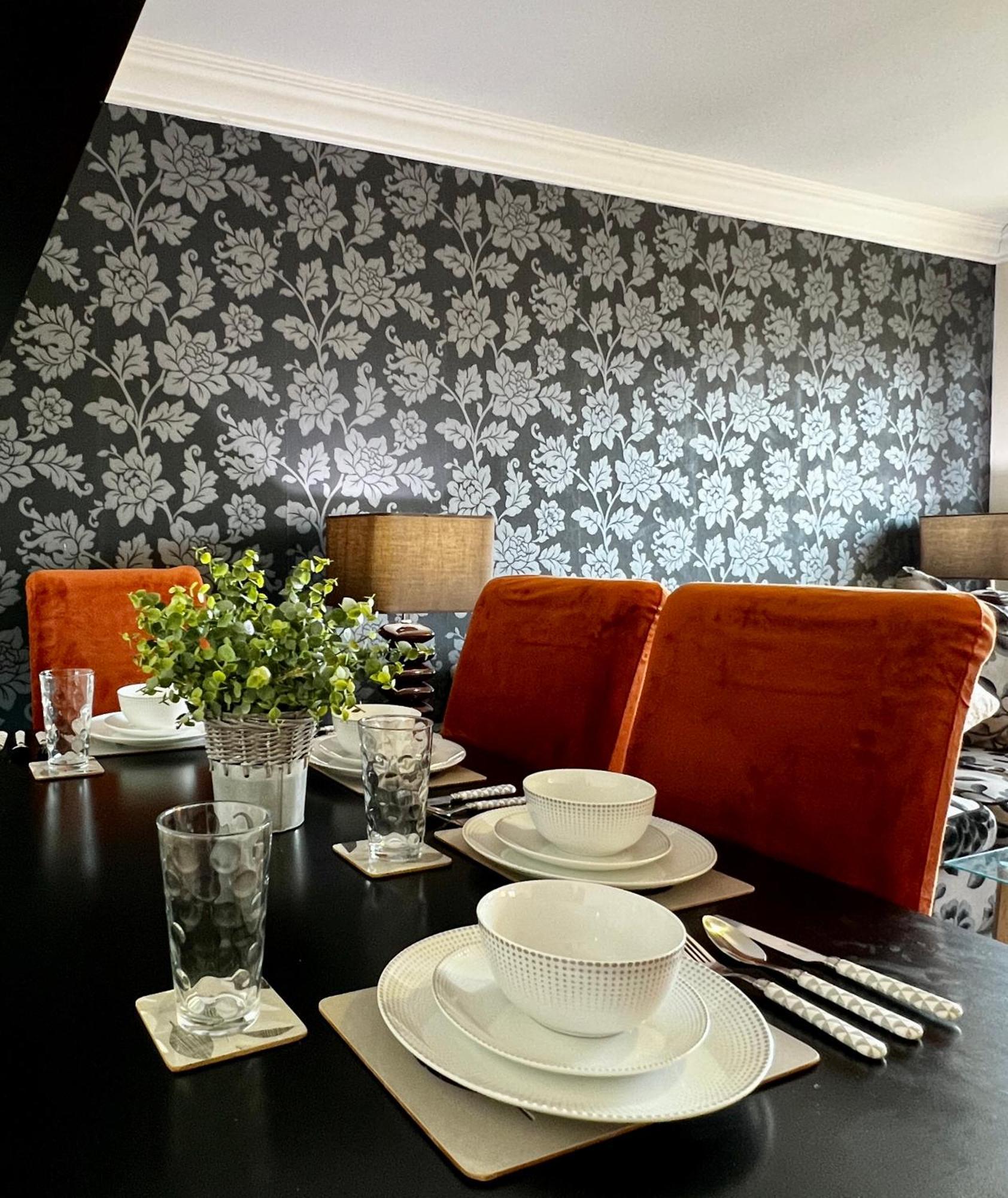 Stylish Modern Flat With Juliet Balcony & Parking Apartment กลาสโกว์ ภายนอก รูปภาพ